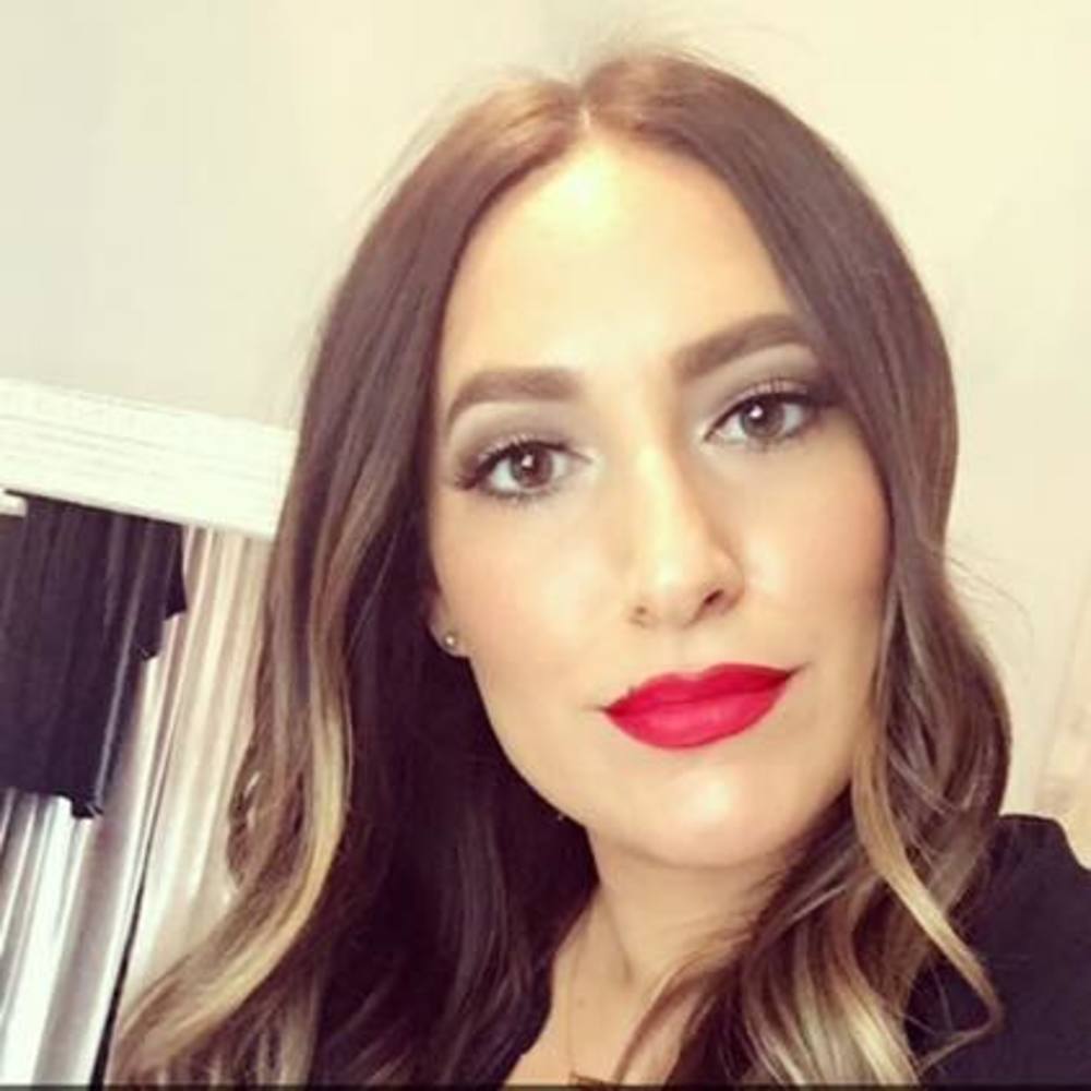 Meet your Posher, Julia